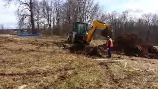 Начало копки котлована под фундамент с цоколем