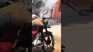 Bajaj vikrat me lagi agg ghatna Lucknow ki h #viralvideo #bajajv15 #rider #bike #explore