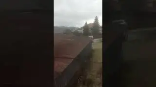 Работаю на фабрике по производству стеклопакетов. 14зл/час.