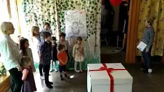 Коробка Сюрприз с воздушными шариками