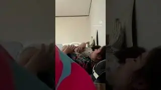 Каждое утро она будит меня обнимашками❤️очень тактильная девочка