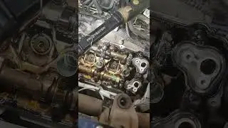 Регулювання клапанів Ніссан і шок контент.