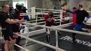Тайский бокс попробовал локти, растянул голеностоп