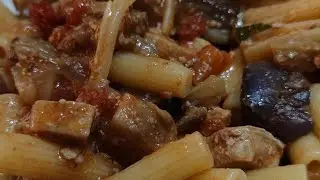 Pasta con pesce spada e melanzane