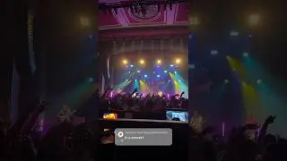 I tried to draw at a concert 😳 