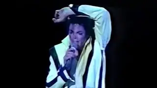 Michael Jackson - Thriller (Live HIStory Tour In Tunisia) (Remastered)