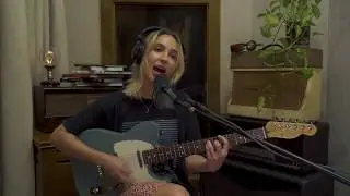 Ali Barter 'Backseat' (615 Sessions)