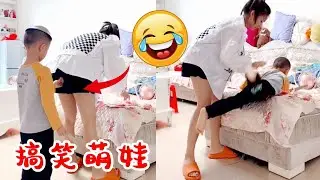 妈妈数钱数的太入迷！正好偷拿两张看她能发现不能#funny#cutebaby#萌娃【可爱小甜甜】