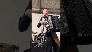 Grupo tropeadas, Música matiné do nosso ídolo Porca véia …@porcaveia-musicas9223  @porcaveia2026