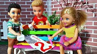 ДВОЙКА В ЧЕТВЕРТИ!  Как удалить двойку? Про школу  Игры в куклы Барби