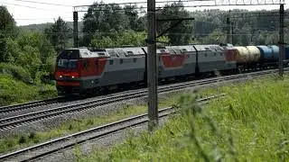 Электровоз 2ЭС6-1126 с грузовым поездом на подходе к станции Жеребцово