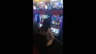 Японские игровые автоматы в Токио.