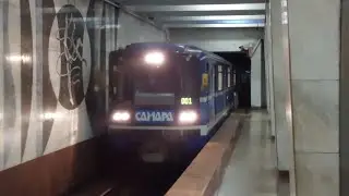 81-717/714 прибывает на станцию метро Спортивная, город Самара