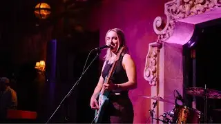 Annika Bennett - Universe | School Night Concert (Live at Bardot)