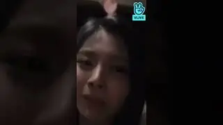 Momo laughing at Nayeon’s *crack* singing 😝