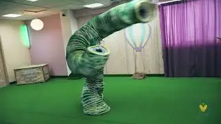 Шоу человека-пружины