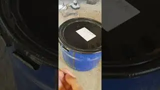 Как открывать железные ведра :)