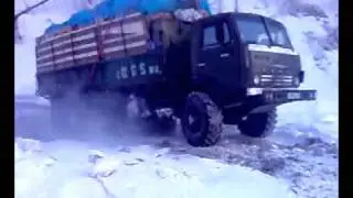 Переправа через ручей \ Crossing creek, Yakutia, Russia