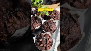 Obłędnie czekoladowe muffinki w 10 minut 🍫💛 #orchideli #babeczki #przepis  #shorts