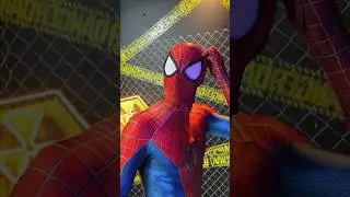Spiderman helped Deadpool😭