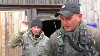 Опасный коп под высоковольтной линией