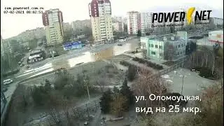 В Волжском улицу Оломоуцкую залило холодной водой
