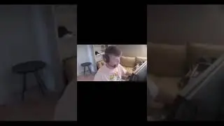 опа, а это что за пассажир приехал к нам(симпл)/мем 