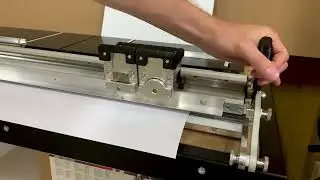 Резка баннерной ткани плотностью  400г м2 на резаке