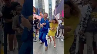 An American 🇺🇸 and a Kenyan 🇰🇪 dancing to Jamaican music 🇯🇲 #music #dance #trend #nyc
