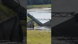 This Floating Monster Machine Eats 24,000 lbs of Water Hyacinths an Hour! 