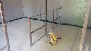 #свинарник  .Покрасили стены в сарае.