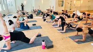 7 Minute Power Vinyasa Flow #mumbai #motivation #hathayoga @PraveenYogaAcademy