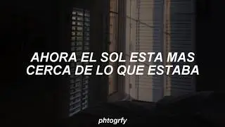 sadderdaze - the neighbourhood // español