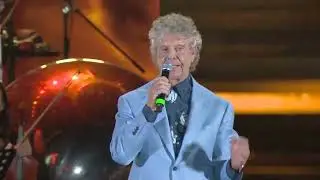 Esibizione di Angelo Schettino al concerto di Gigi D'Alessio