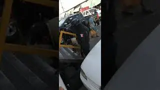 Un hombre se cae a la alcantarilla y se golpea la cabeza (central de abastos)