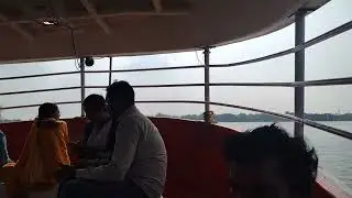 Final de tarde a navegar nas águas da Índia