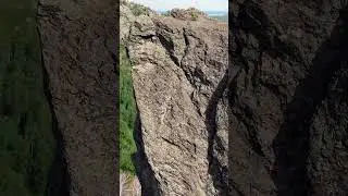 Достопримечательности горного ущелья.