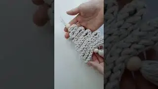 На канале есть видео как сделать такое новогоднее украшение🎄 