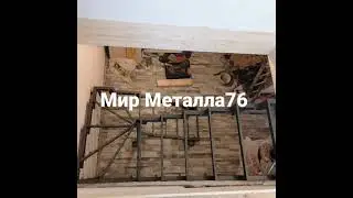 лестница на второй этаж в частном доме с поворотными ступенями