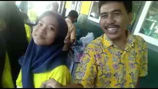 YUUKK...IKUT MASAK....ADA SAMBEL GORENG GOSONG LHO.......