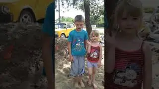 Закопали в песок