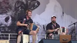 Schwyzerörgeli-Trio Vollgas - Medley @Genderbuebu Openair