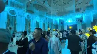 Тойдағы би