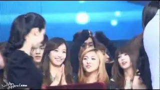 [FANCAM] 101230 Onew Hitting Luna's Head Ending {LUNEW} 샤이니 온유 에프엑스 루나