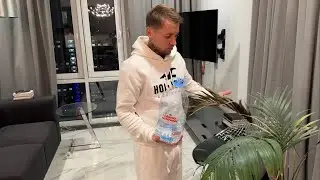 У него нет квартиры , кричат сутулые хейтеры 🤣