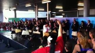 Ikale Tahi Sipi Tau at Auckland Airport RWC2011