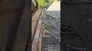 Выпряпляем брус жатки Class Mega