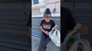 Помог продуктами