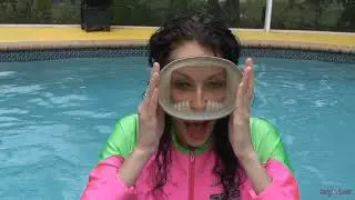 Nikki and Lynn underwater workout
