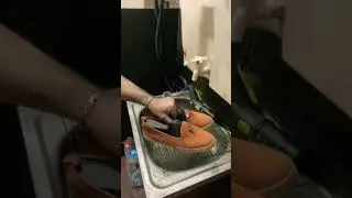 мастер по ремонту обуви. #ремонтобуви #докторобуви